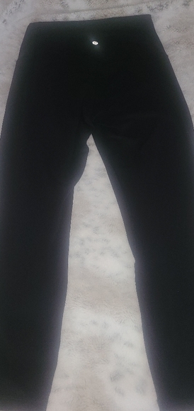 LULU LEMON CAPRI LEGGINGS !! - Picture 2 of 4